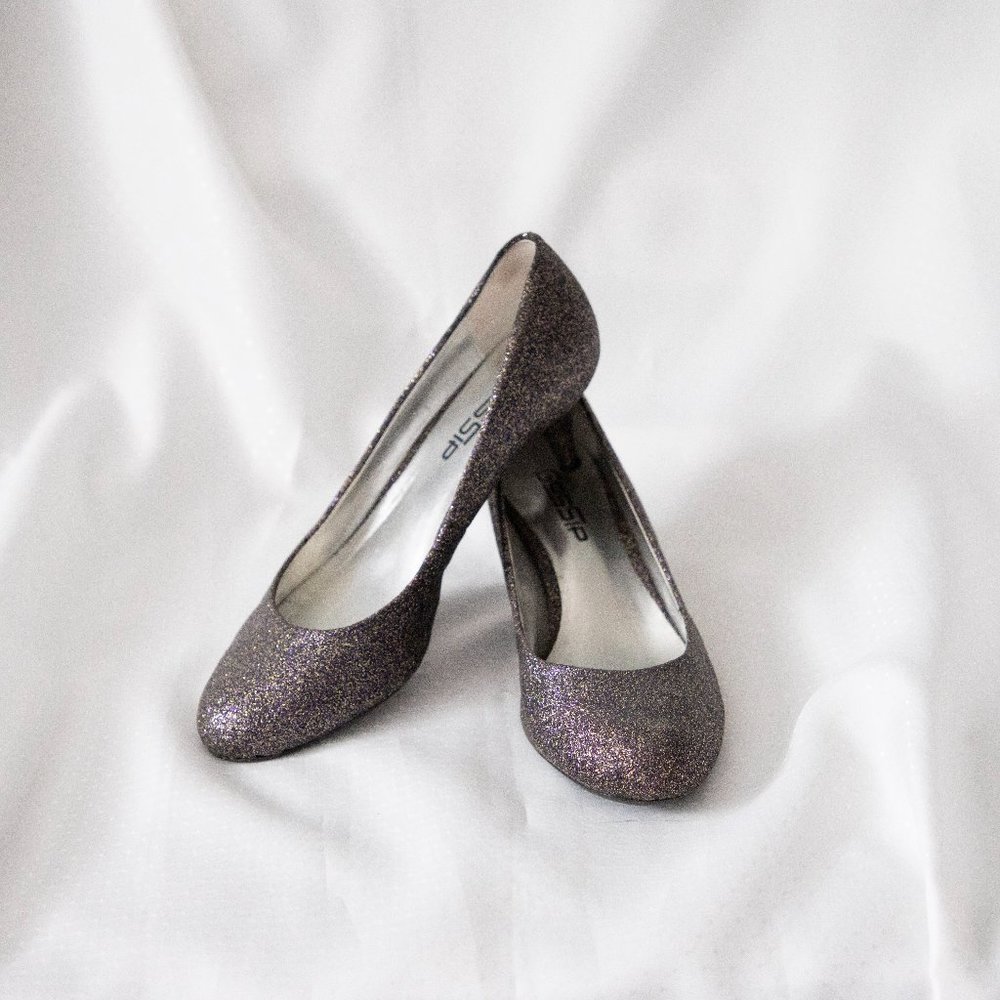 Purple sparkly pumps